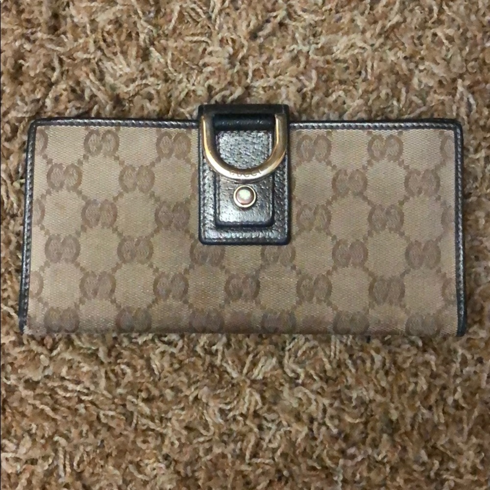 Authentic Gucci New Abbey Wallet